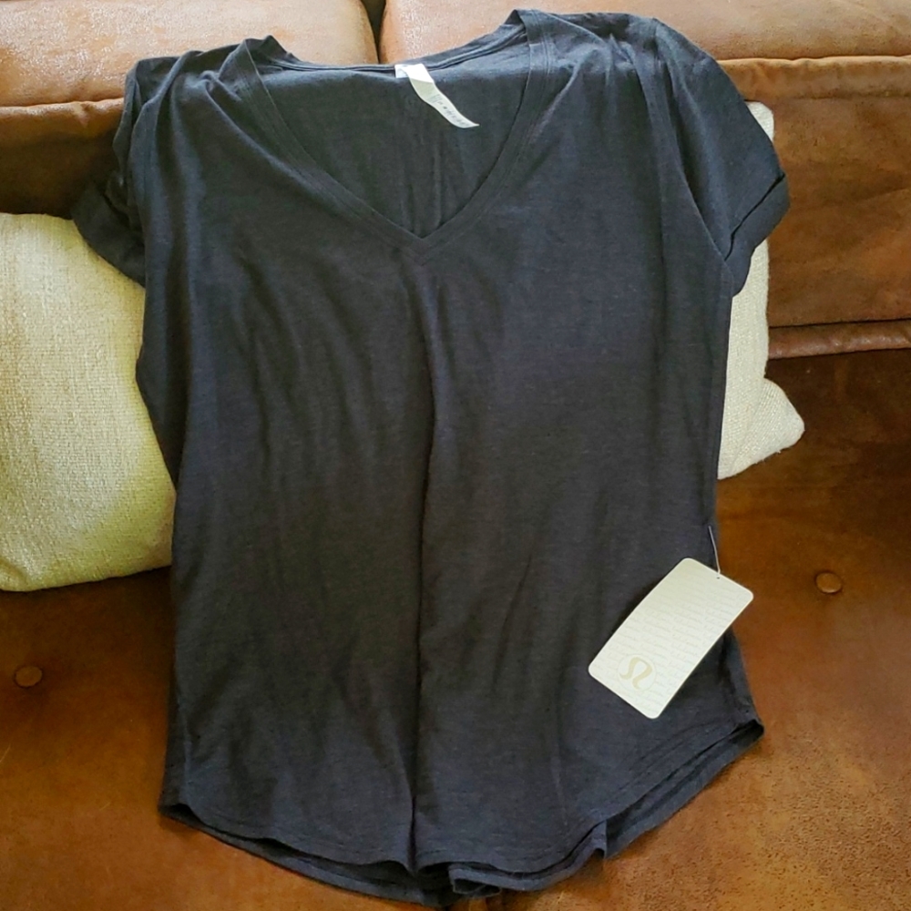 Lululemon women's shirt
